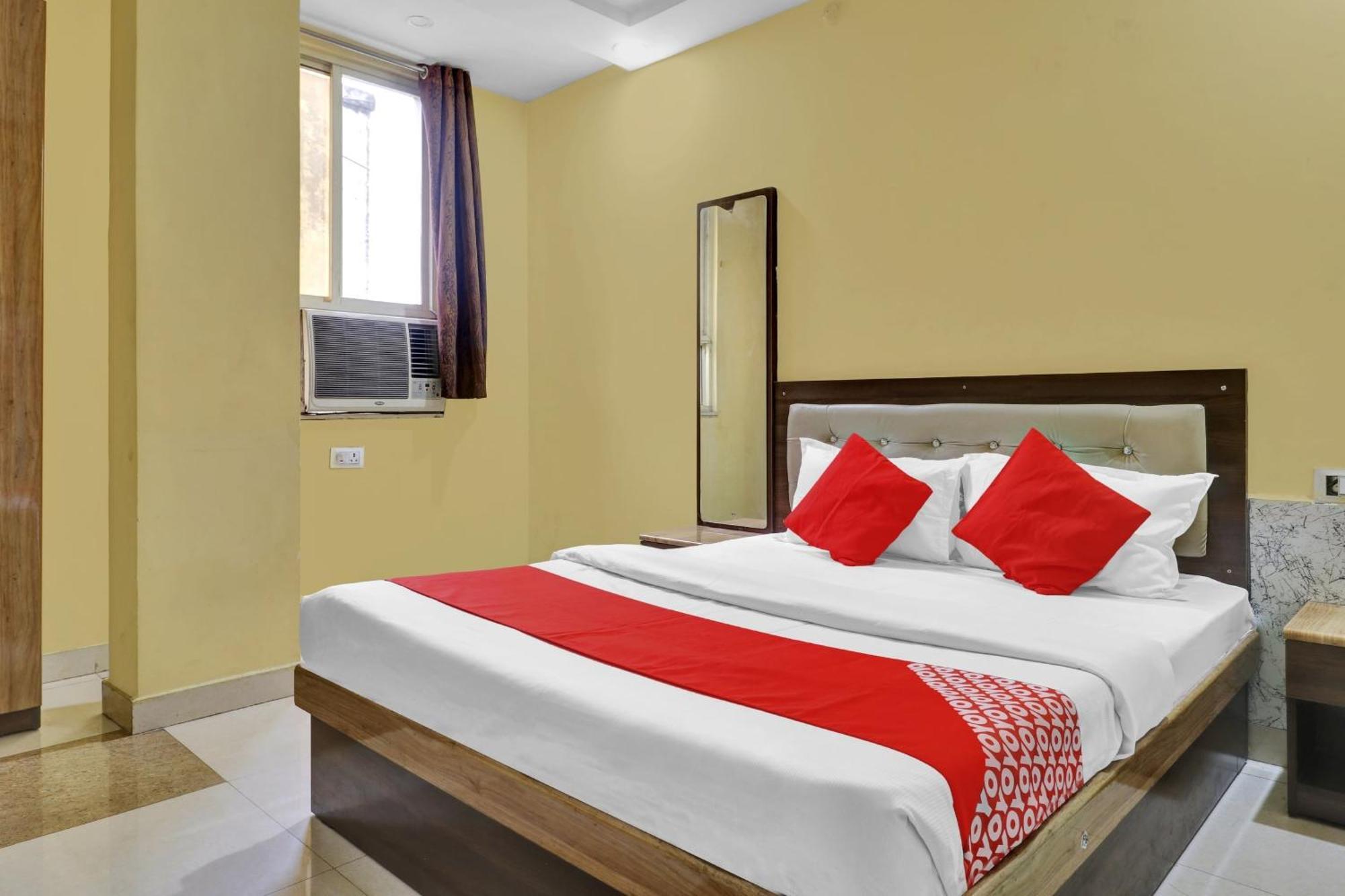 Capital O Royal Inn Near Laskar Гвалиор Экстерьер фото
